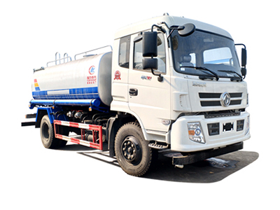 洒水车